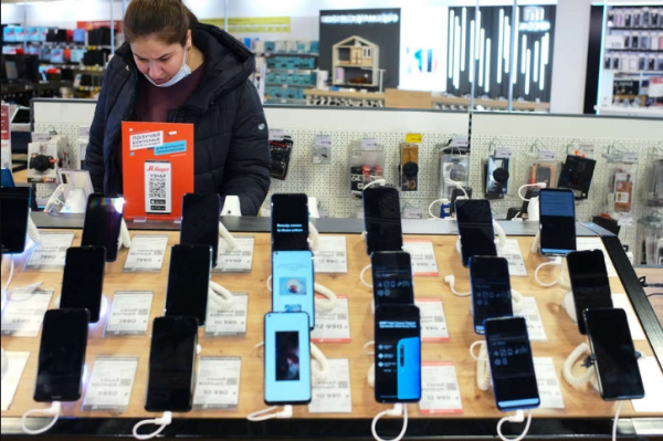 Топ самых популярных смартфонов этой осени в России