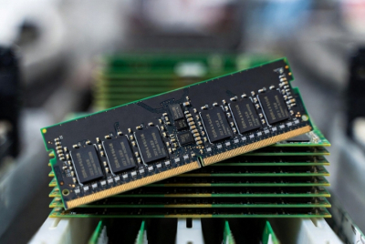 Китайский производитель снизил цену на 32 ГБ ОЗУ втрое, акции лидеров рынка упали