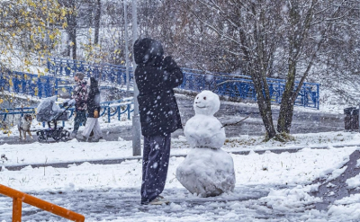 Москвичей ожидает сырая погода с дождем и снегом до конца недели