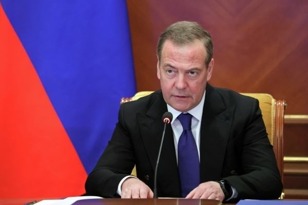Медведев призвал внедрять московские стандарты по всей России