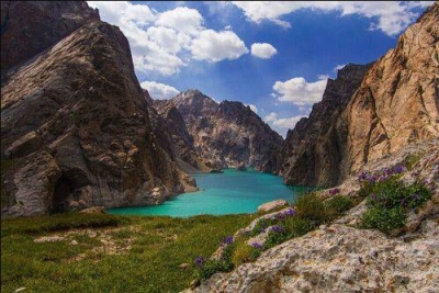 Федерация альпинистов Киргизии остановила спасательную операцию по поиску Наговициной